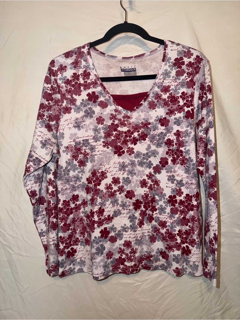 Basic Editions Women’s V-Neck Long Sleeve Floral Top in Burgundy and Gray